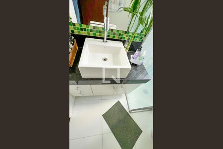 Apartamento à venda com 60m², 2 quartos e 1 vaga Apartamento à venda com 60m², 2 quartos e 1 vagaBanheiro