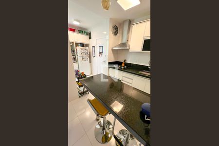 Apartamento à venda com 60m², 2 quartos e 1 vaga Apartamento à venda com 60m², 2 quartos e 1 vagaCozinha