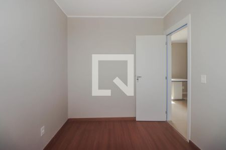 Quarto 2 de apartamento para alugar com 2 quartos, 40m² em Rubem Berta, Porto Alegre