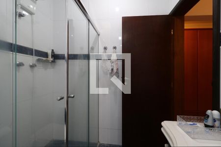 Casa à venda com 180m², 3 quartos e 4 vagasBanheiro da Suíte