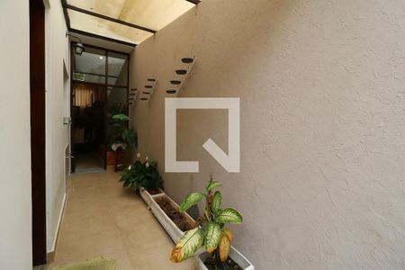 Casa à venda com 180m², 3 quartos e 4 vagasCorredor Externo