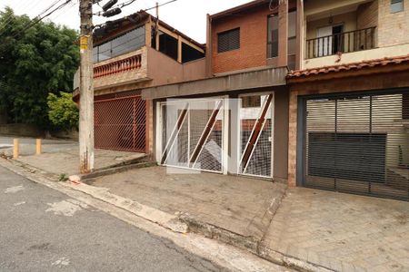 Casa à venda com 180m², 3 quartos e 4 vagasFachada