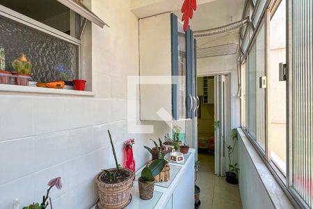 Apartamento à venda com 110m², 3 quartos e 1 vagaÁrea de Serviço