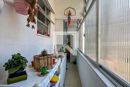 Apartamento à venda com 110m², 3 quartos e 1 vagaÁrea de Serviço