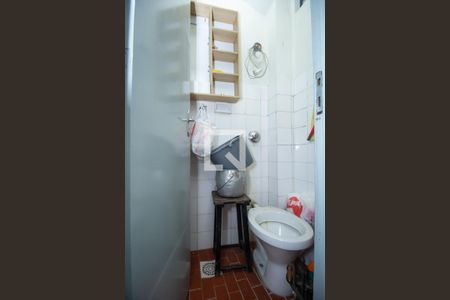 Apartamento à venda com 87m², 2 quartos e sem vaga Apartamento à venda com 87m², 2 quartos e sem vagaBanheiro de serviço