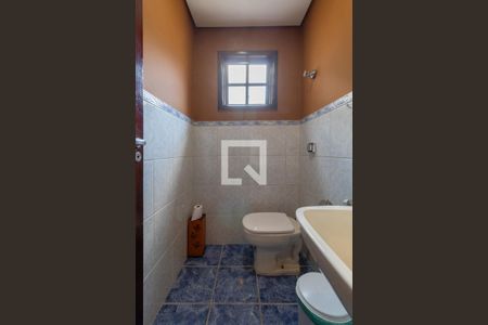 Casa à venda com 220m², 4 quartos e 3 vagas Casa à venda com 220m², 4 quartos e 3 vagasBanheiro Área Externa