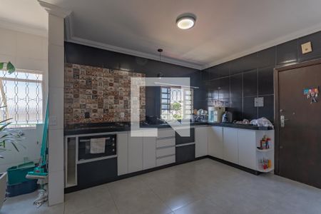 Apartamento à venda com 214m², 4 quartos e 2 vagas Apartamento à venda com 214m², 4 quartos e 2 vagasCozinha