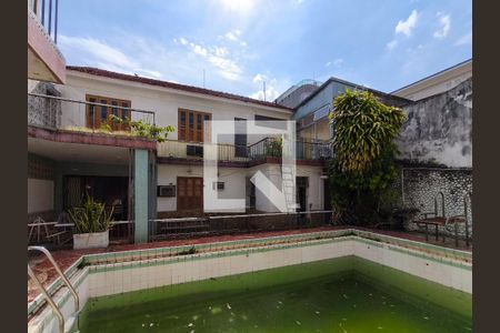 Casa à venda com 400m², 4 quartos e 5 vagas Casa à venda com 400m², 4 quartos e 5 vagasPiscina