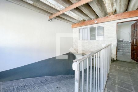 Casa à venda com 100m², 2 quartos e 2 vagas Casa à venda com 100m², 2 quartos e 2 vagasGaragem