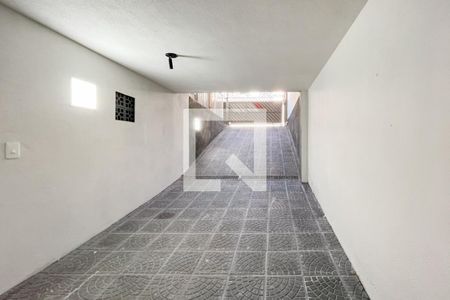 Casa à venda com 100m², 2 quartos e 2 vagas Casa à venda com 100m², 2 quartos e 2 vagasGaragem