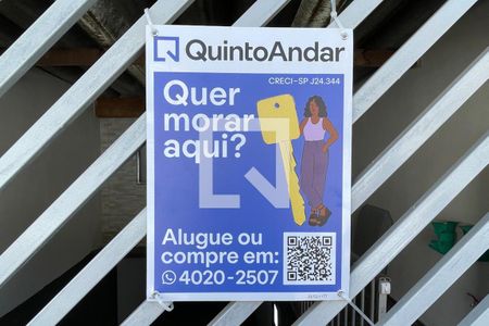 Casa à venda com 100m², 2 quartos e 2 vagas Casa à venda com 100m², 2 quartos e 2 vagasFachada