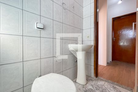 Casa à venda com 100m², 2 quartos e 2 vagas Casa à venda com 100m², 2 quartos e 2 vagasBanheiro Social