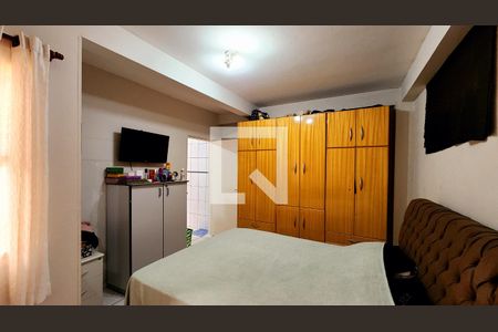 Casa à venda com 450m², 4 quartos e 3 vagas Casa à venda com 450m², 4 quartos e 3 vagasEdícula (Quarto 5)