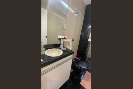 Apartamento à venda com 170m², 3 quartos e 2 vagas Apartamento à venda com 170m², 3 quartos e 2 vagasBanheiro Social