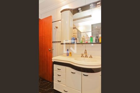 Casa à venda com 175m², 3 quartos e 2 vagas Casa à venda com 175m², 3 quartos e 2 vagasBanheiro da Suíte 1