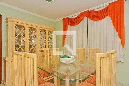 Casa à venda com 175m², 3 quartos e 2 vagas Casa à venda com 175m², 3 quartos e 2 vagasCozinha