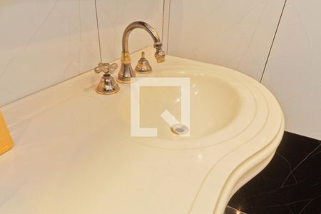 Casa à venda com 175m², 3 quartos e 2 vagas Casa à venda com 175m², 3 quartos e 2 vagasBanheiro da Suíte 1