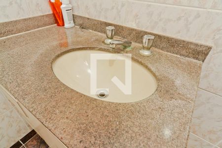 Casa à venda com 175m², 3 quartos e 2 vagas Casa à venda com 175m², 3 quartos e 2 vagasBanheiro da Suíte 2