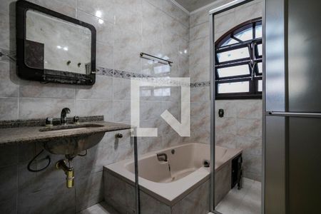 Casa para alugar com 288m², 4 quartos e 15 vagas Casa para alugar com 288m², 4 quartos e 15 vagasBanheiro do Quarto 2