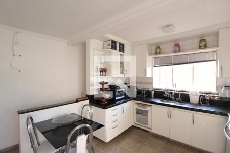 Casa à venda com 150m², 4 quartos e 3 vagasCozinha