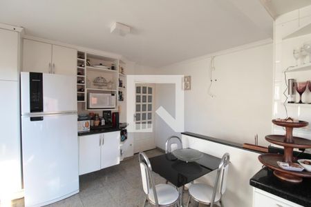Casa à venda com 150m², 4 quartos e 3 vagasCozinha