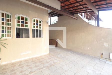 Casa à venda com 150m², 4 quartos e 3 vagasGaragem
