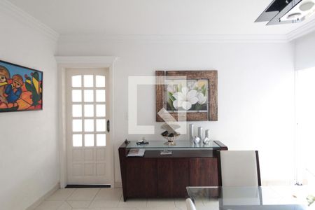 Casa à venda com 150m², 4 quartos e 3 vagasCopa