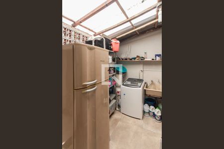 Casa à venda com 160m², 2 quartos e 2 vagas Casa à venda com 160m², 2 quartos e 2 vagasCasa 1 - Área de Serviço