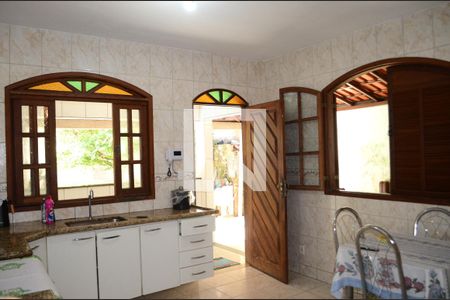 Casa à venda com 500m², 3 quartos e 2 vagasCozinha