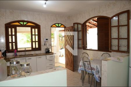 Casa à venda com 500m², 3 quartos e 2 vagasCozinha