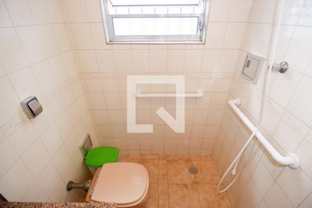 Casa para alugar com 250m², 3 quartos e 6 vagasBanheiro