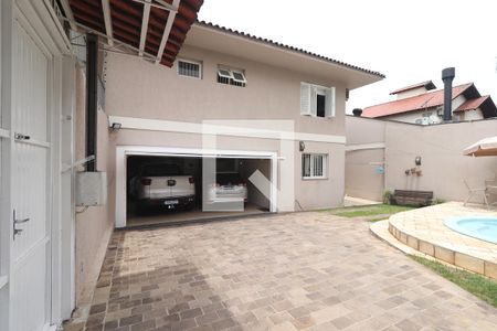 Casa à venda com 204m², 4 quartos e 2 vagasEntrada