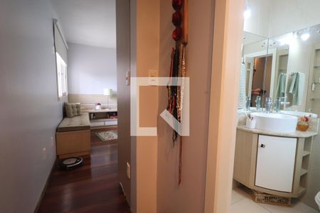 Casa à venda com 204m², 4 quartos e 2 vagasSuíte closet