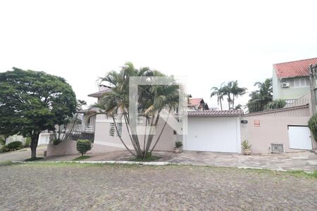Casa à venda com 204m², 4 quartos e 2 vagasfachada lateral