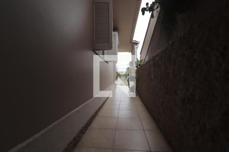 Casa à venda com 204m², 4 quartos e 2 vagascorredor lateral