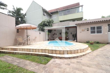 Casa à venda com 204m², 4 quartos e 2 vagasPiscina