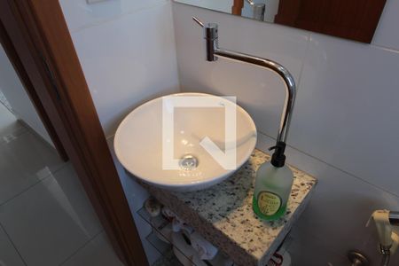 Apartamento à venda com 73m², 2 quartos e 2 vagasBanheiro Social