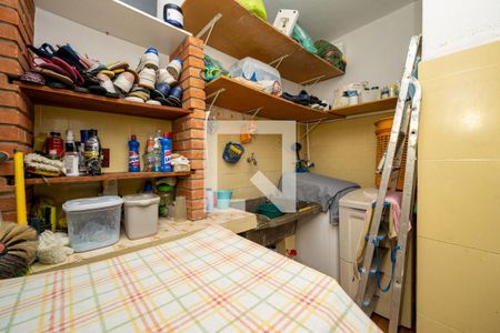 Casa à venda com 200m², 3 quartos e 2 vagas Casa à venda com 200m², 3 quartos e 2 vagasÁrea de Serviço