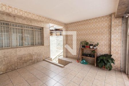 Casa à venda com 180m², 4 quartos e 2 vagas Casa à venda com 180m², 4 quartos e 2 vagasGaragem