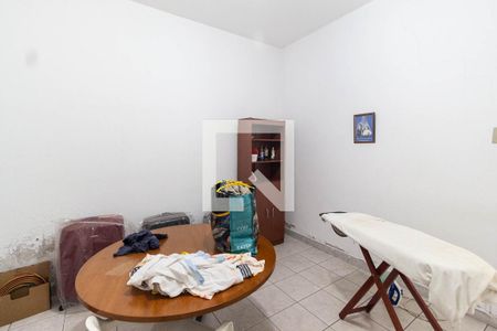 Casa à venda com 180m², 4 quartos e 2 vagas Casa à venda com 180m², 4 quartos e 2 vagasQuarto de serviço 1