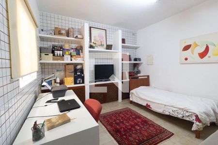 Casa à venda com 180m², 4 quartos e 2 vagas Casa à venda com 180m², 4 quartos e 2 vagasQuarto de serviço 3