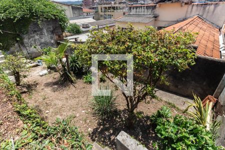 Casa à venda com 180m², 4 quartos e 2 vagas Casa à venda com 180m², 4 quartos e 2 vagasQuintal