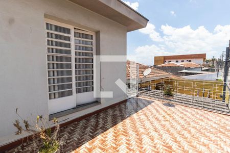 Casa à venda com 180m², 4 quartos e 2 vagas Casa à venda com 180m², 4 quartos e 2 vagasVaranda
