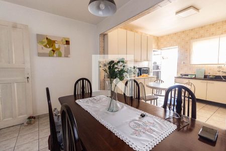 Casa à venda com 180m², 4 quartos e 2 vagas Casa à venda com 180m², 4 quartos e 2 vagasCozinha