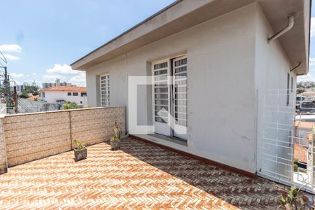 Casa à venda com 180m², 4 quartos e 2 vagas Casa à venda com 180m², 4 quartos e 2 vagasVaranda
