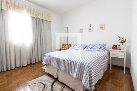 Casa à venda com 180m², 4 quartos e 2 vagas Casa à venda com 180m², 4 quartos e 2 vagasQuarto 2
