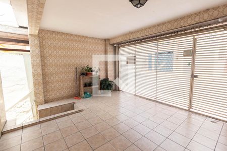 Casa à venda com 180m², 4 quartos e 2 vagas Casa à venda com 180m², 4 quartos e 2 vagasGaragem