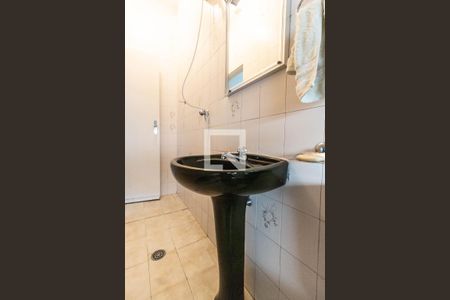 Casa à venda com 180m², 4 quartos e 2 vagas Casa à venda com 180m², 4 quartos e 2 vagasBanheiro de serviço