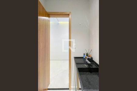 Casa à venda com 175m², 3 quartos e 4 vagas Casa à venda com 175m², 3 quartos e 4 vagasLavabo