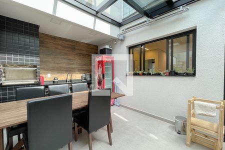 Casa à venda com 175m², 3 quartos e 4 vagas Casa à venda com 175m², 3 quartos e 4 vagasÁrea - Churrasqueira